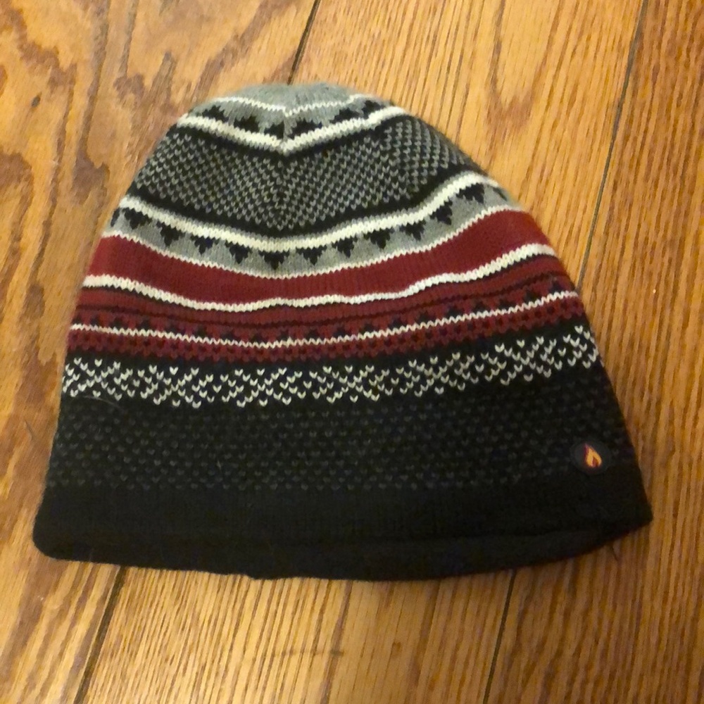 Beanie with pocket for hot hands